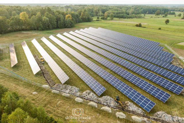 Fotografia farm fotowoltaicznych